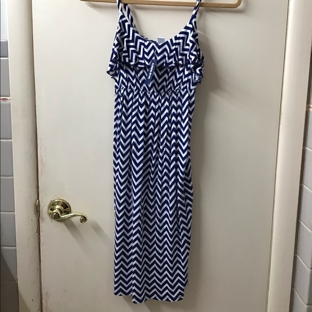 🌞Old Navy Juniors Blue and White striped dress🌞